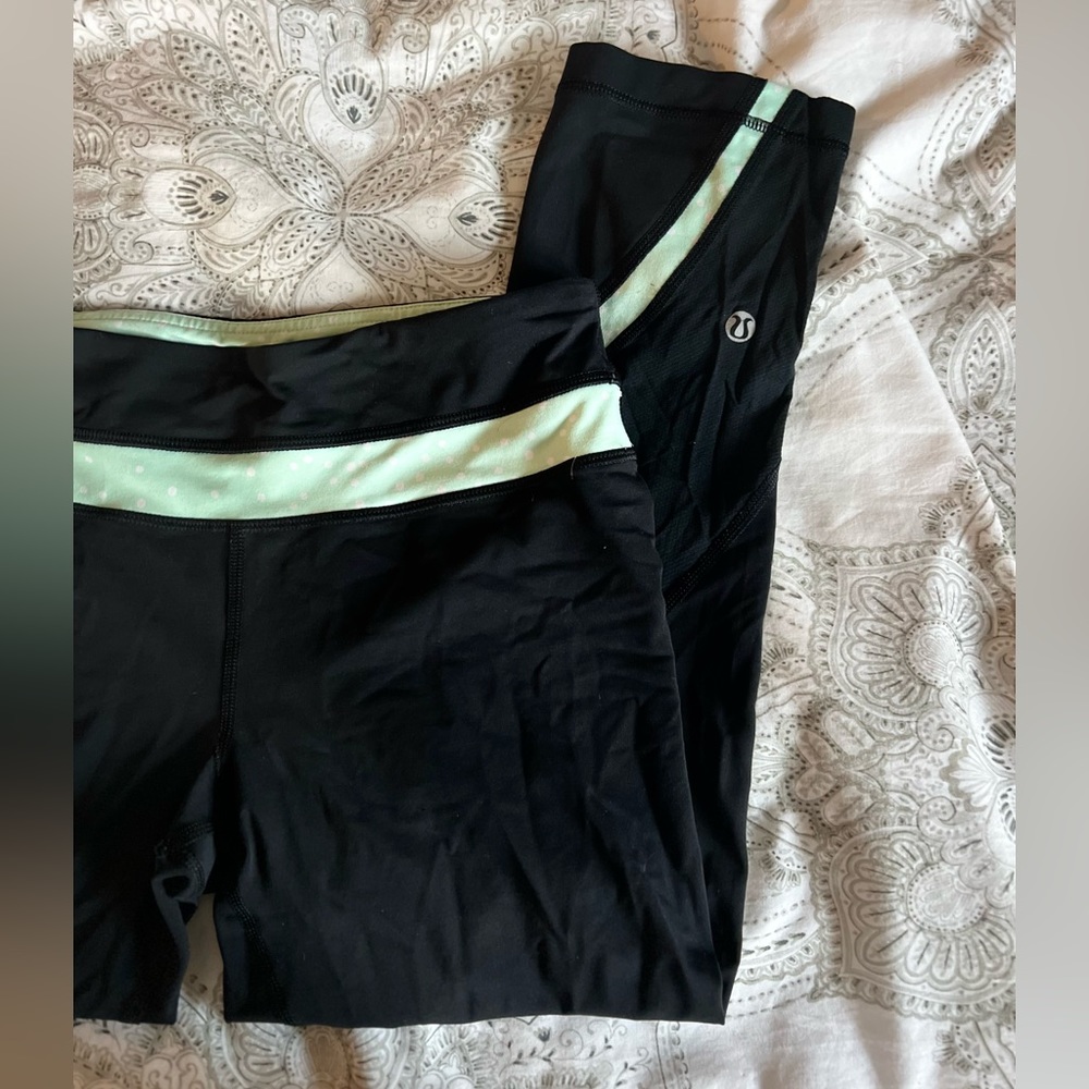 Lululemon Run: Inspire Crop II Black  Petit Dot Fresh Teal size 4